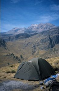 Táboříme pod Iztaccíhuatlem (5230 m)